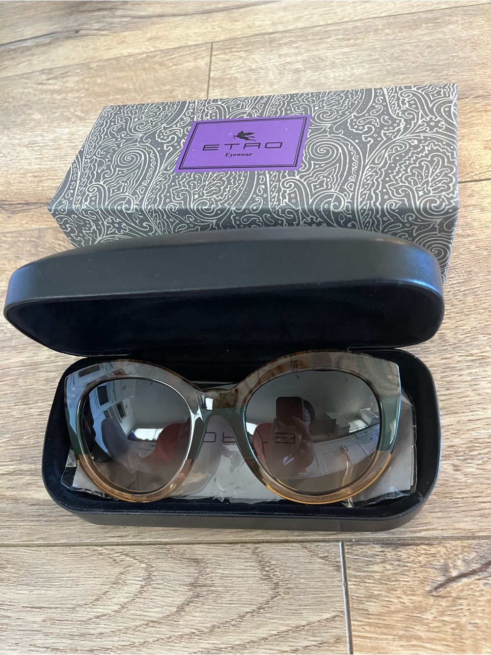 Brand new box and tags - Etro Oversized Round Sunglasses in Tortoise Green Brown